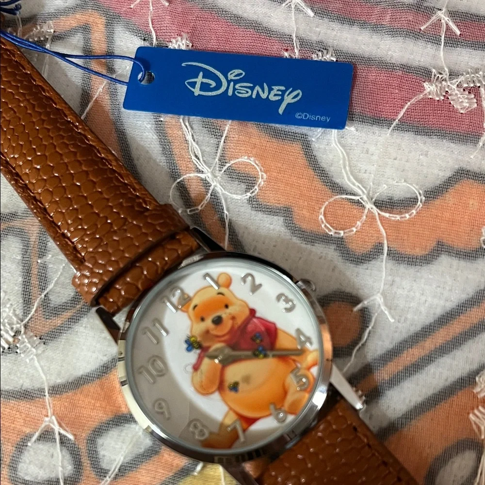 NWT Disney Winnie the Pooh Silvertone Watch w/Brown Leather Strap & Flying Bees - Picture 3 of 7